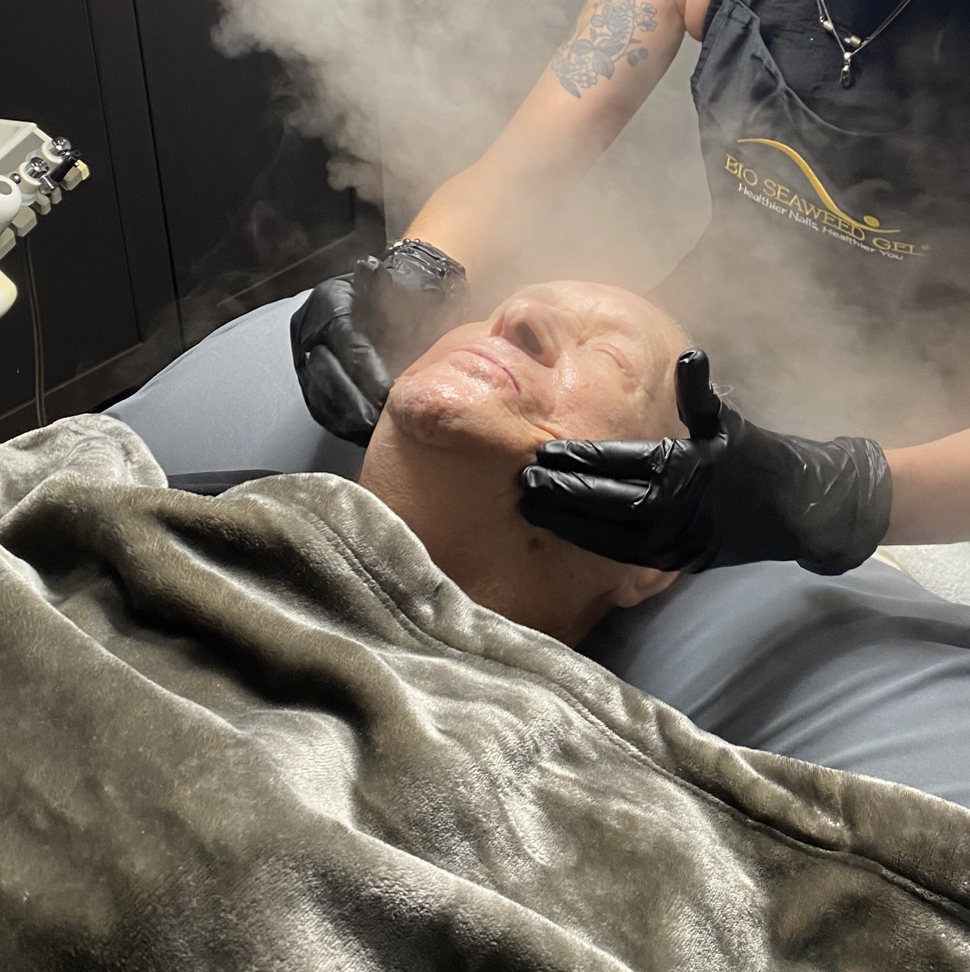 Spa - Go Green Salon - Bobby%20Bielat%20facial%203